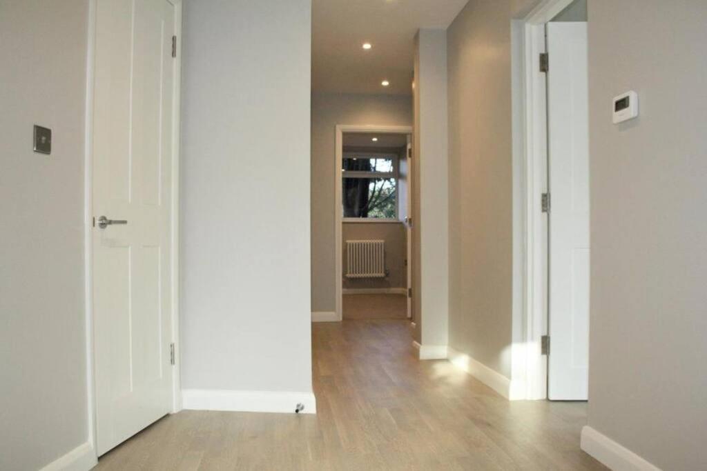 Marvellous New Build 2 Bed Flat - 1 Ophelia Court Apartment Епсъм Екстериор снимка